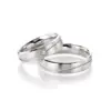 Alianzas de boda de plata con diamante