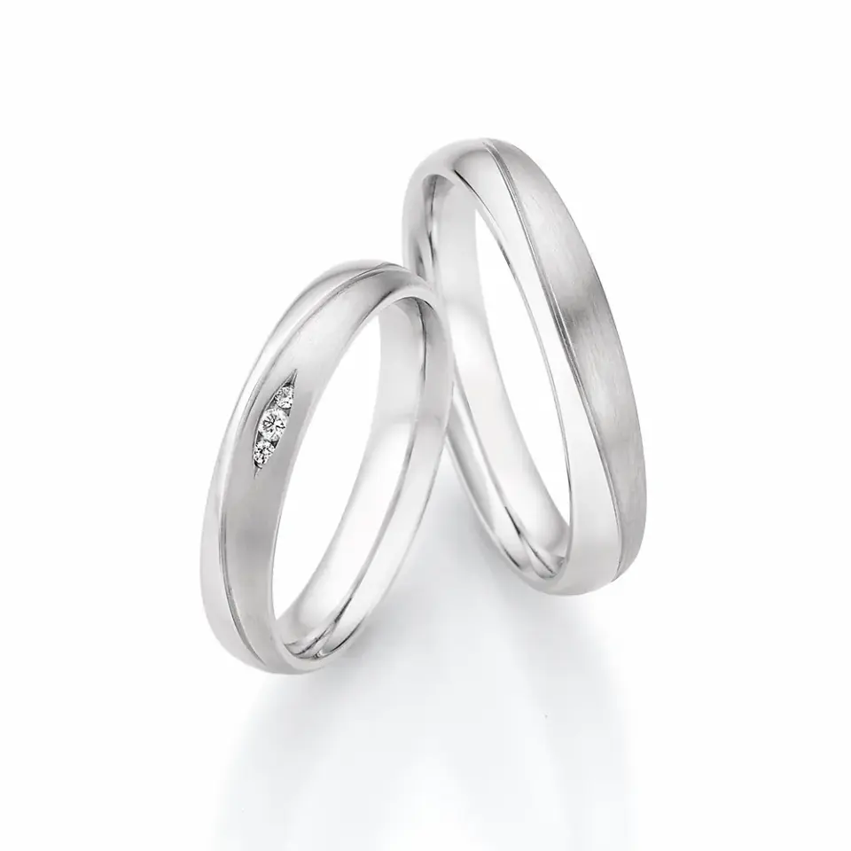 Alianzas de boda de plata con diamantes