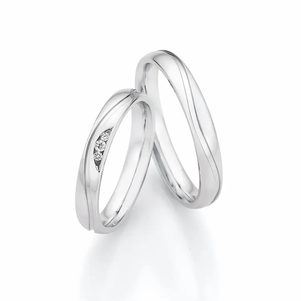 Alianzas de boda de plata con diamantes