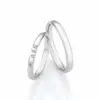 Alianzas de boda de plata con diamantes