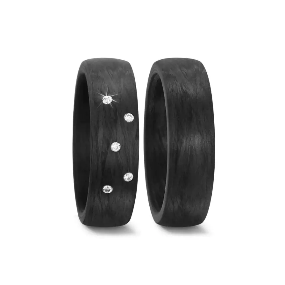 Alianzas de boda de carbono con diamantes