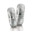 Alianzas de boda de acero con diamantes