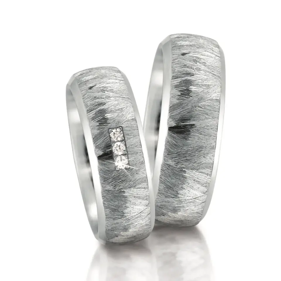 Alianzas de boda de acero con diamantes