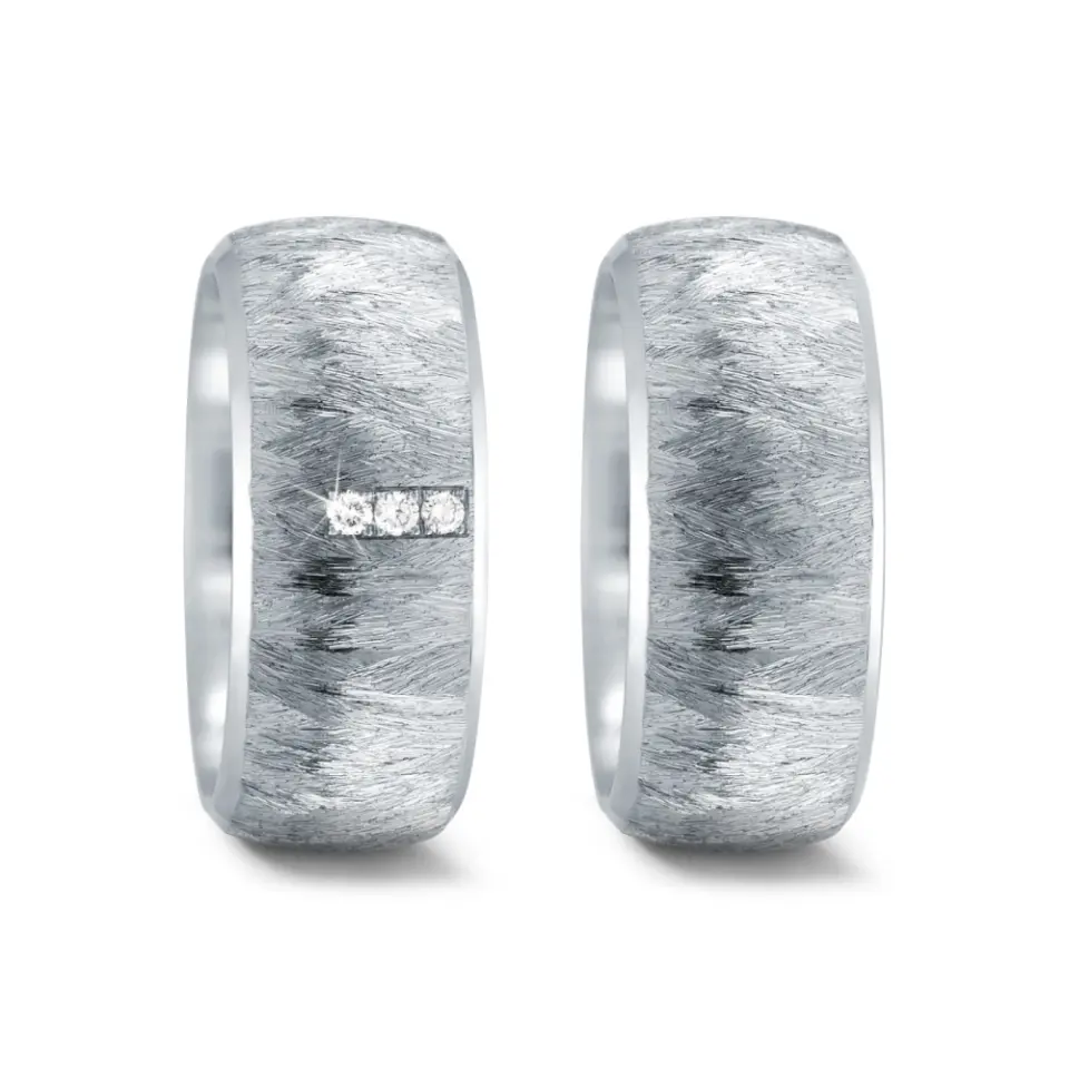 Alianzas de boda de acero con diamantes