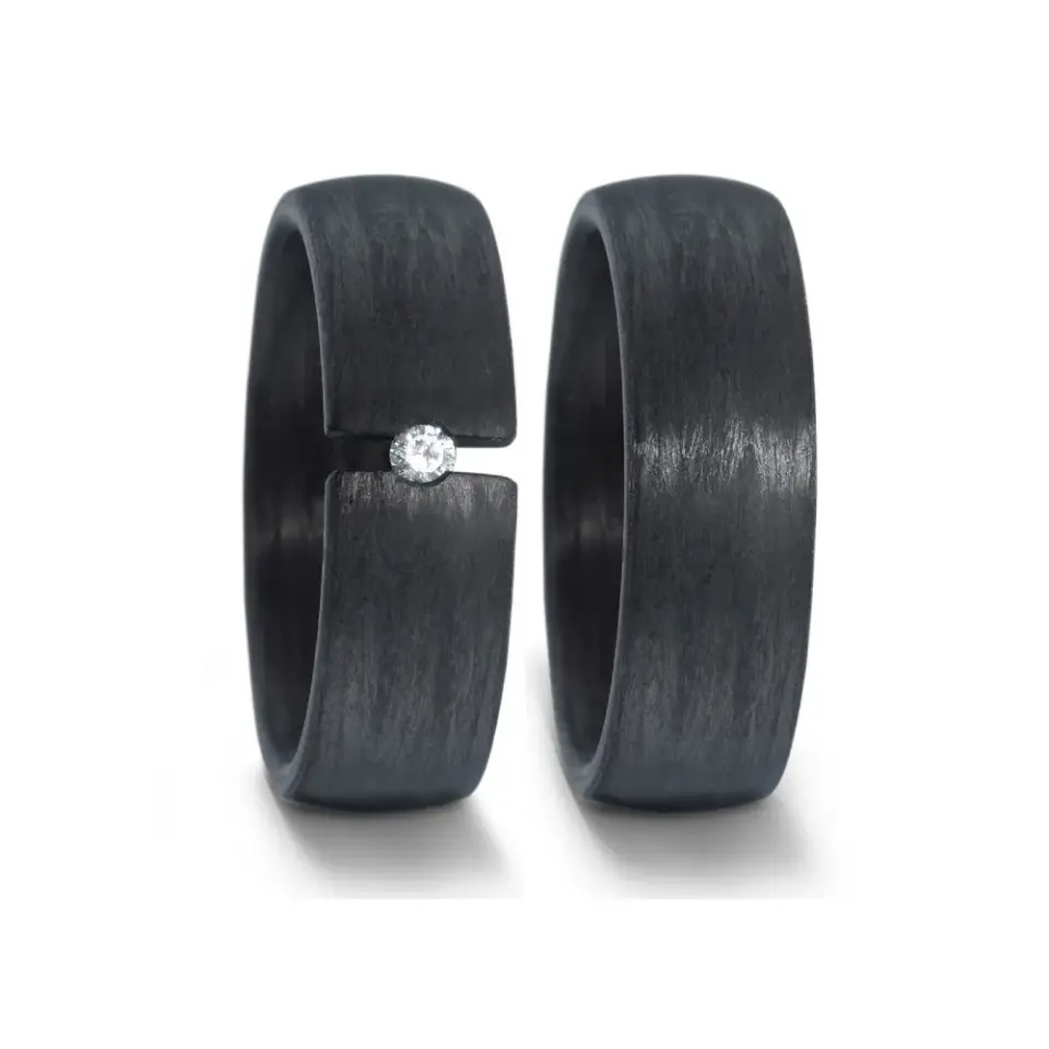 Alianzas de boda de carbono con diamante