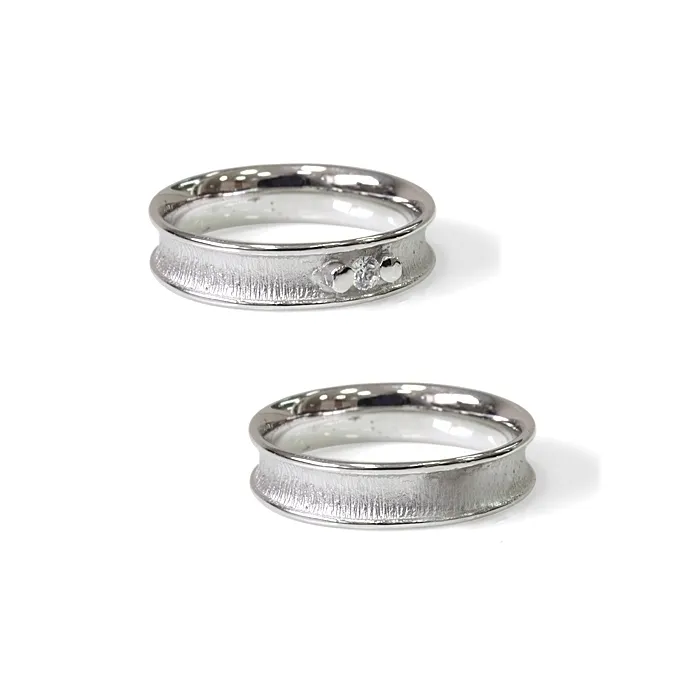 Alianzas de boda de oro blanco con diamante