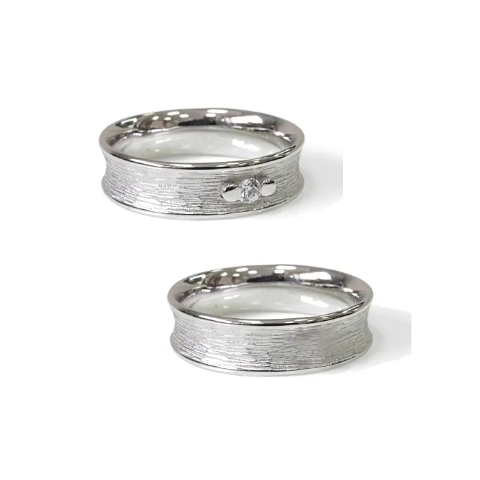 Alianzas de boda de oro blanco con diamante