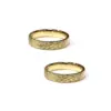 Alianzas de boda de oro amarillo con diamante