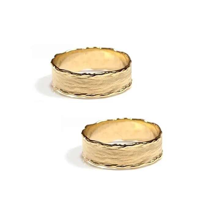 Alianzas de boda de oro amarillo