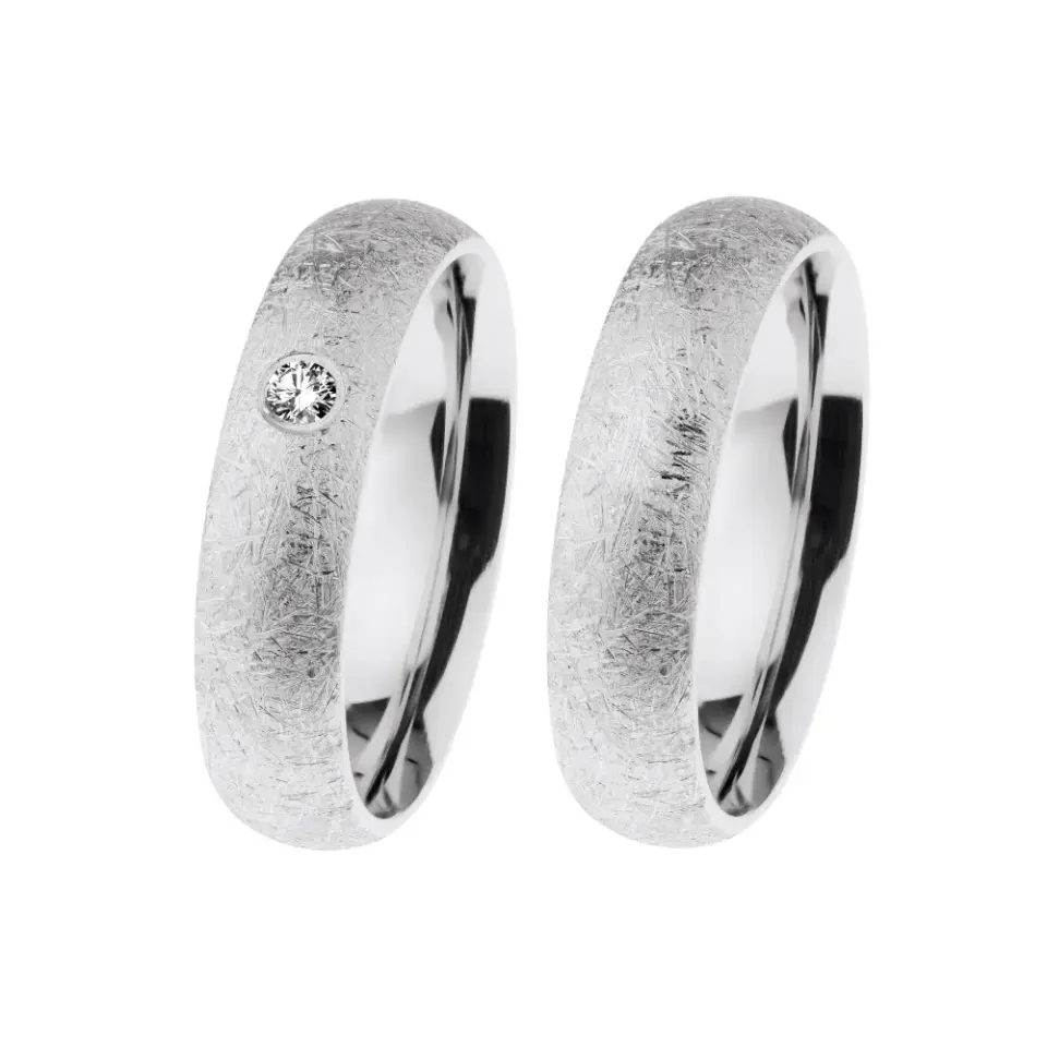 Alianzas de boda de acero con diamante