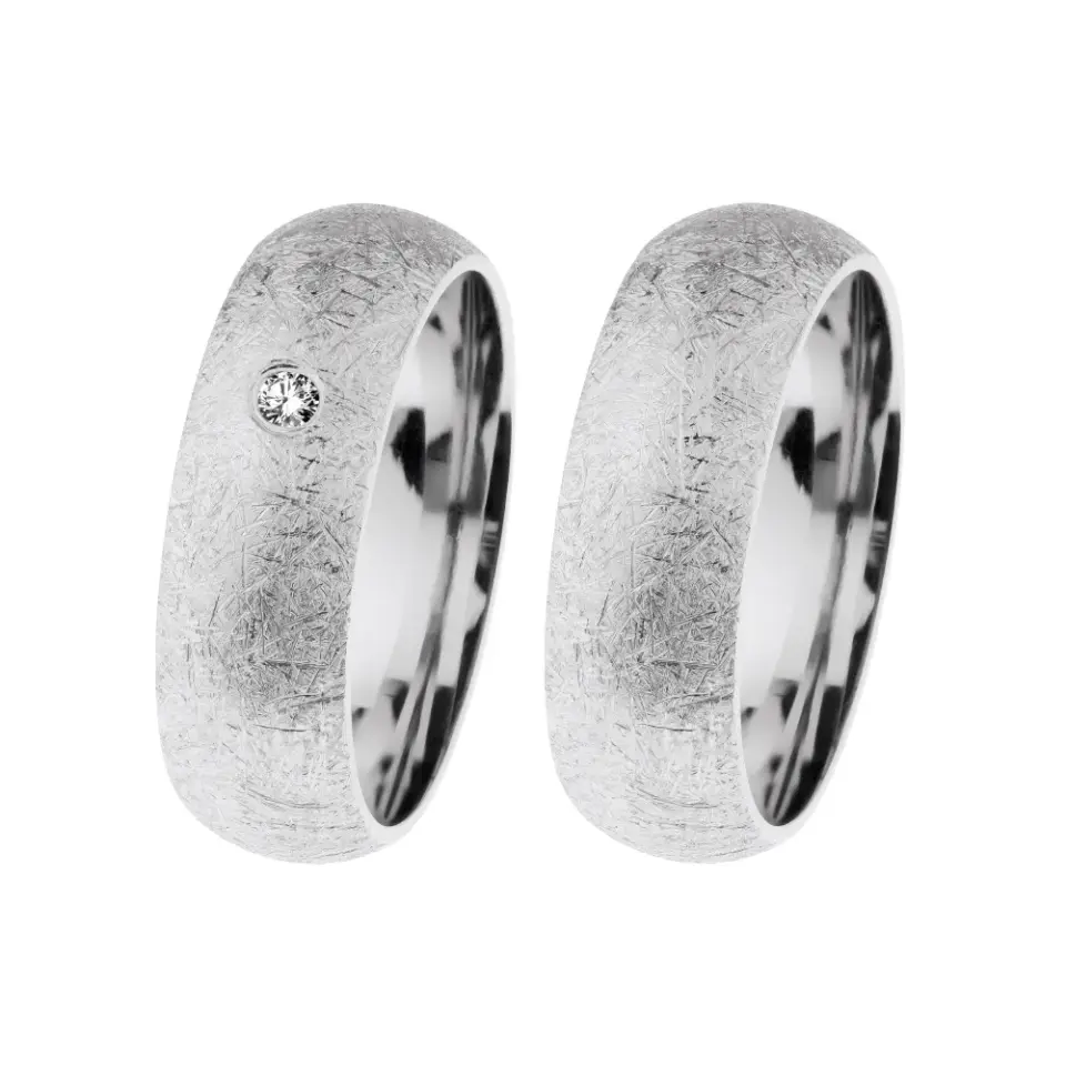 Alianzas de boda de acero con diamante