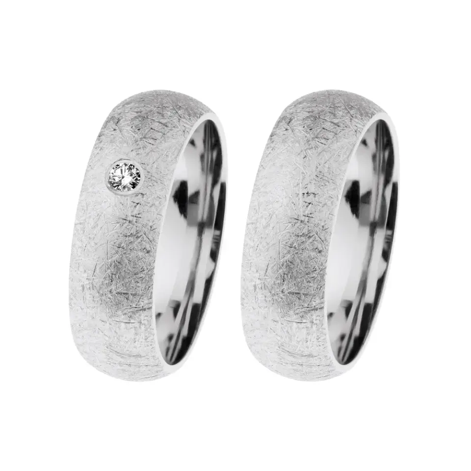 Alianzas de boda de acero con diamante