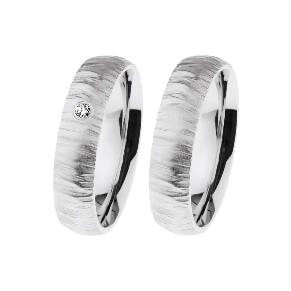 Alianzas de boda de acero con diamante