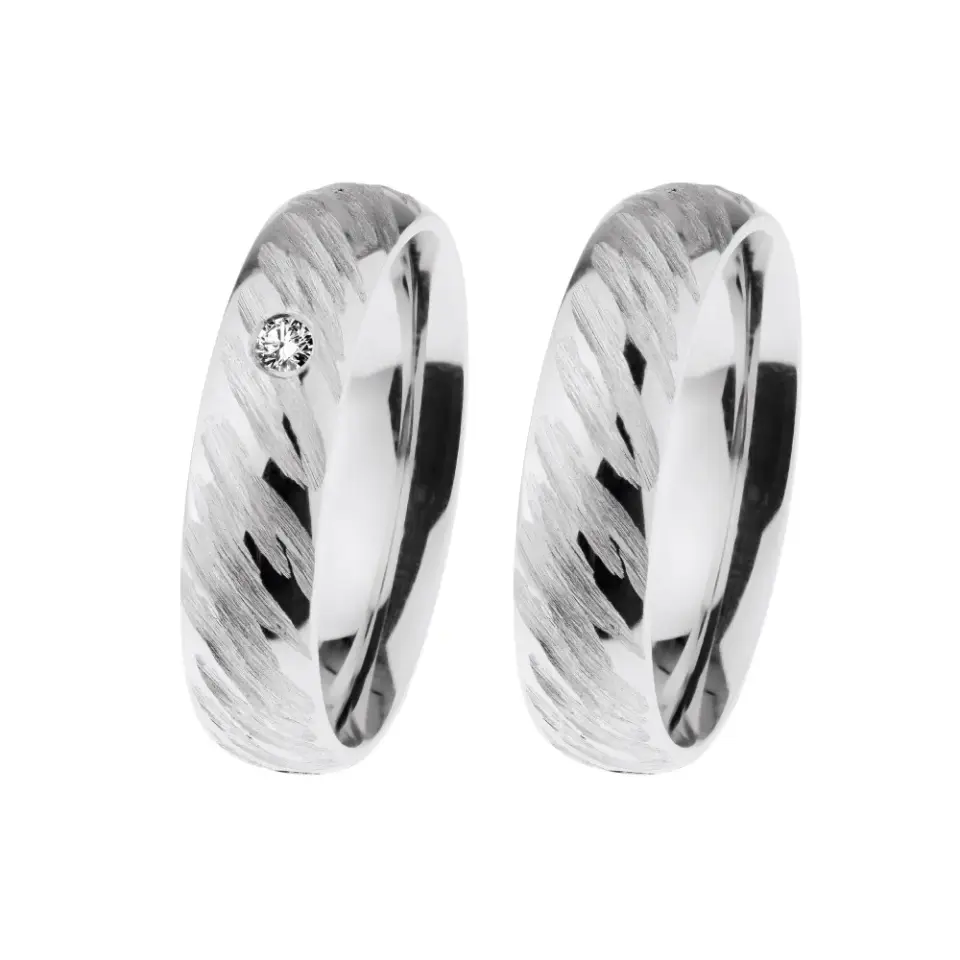 Alianzas de boda de acero con diamante