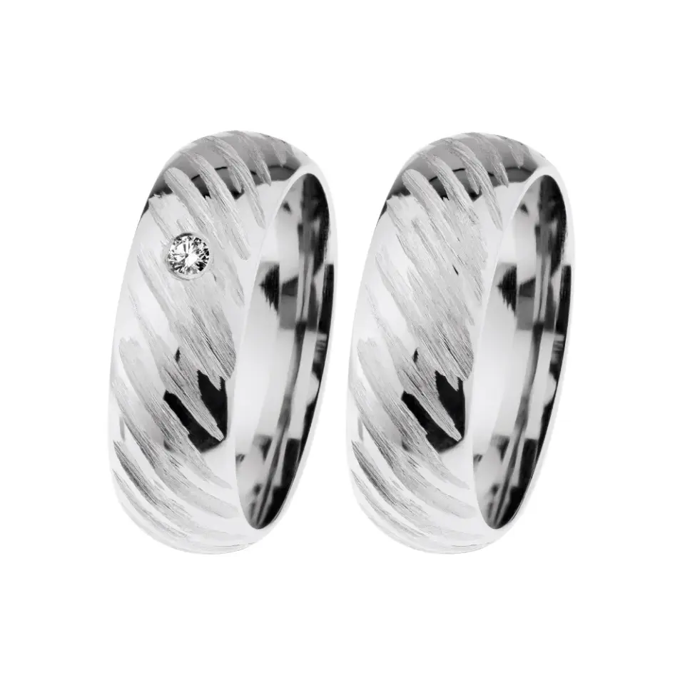 Alianzas de boda de acero con diamante