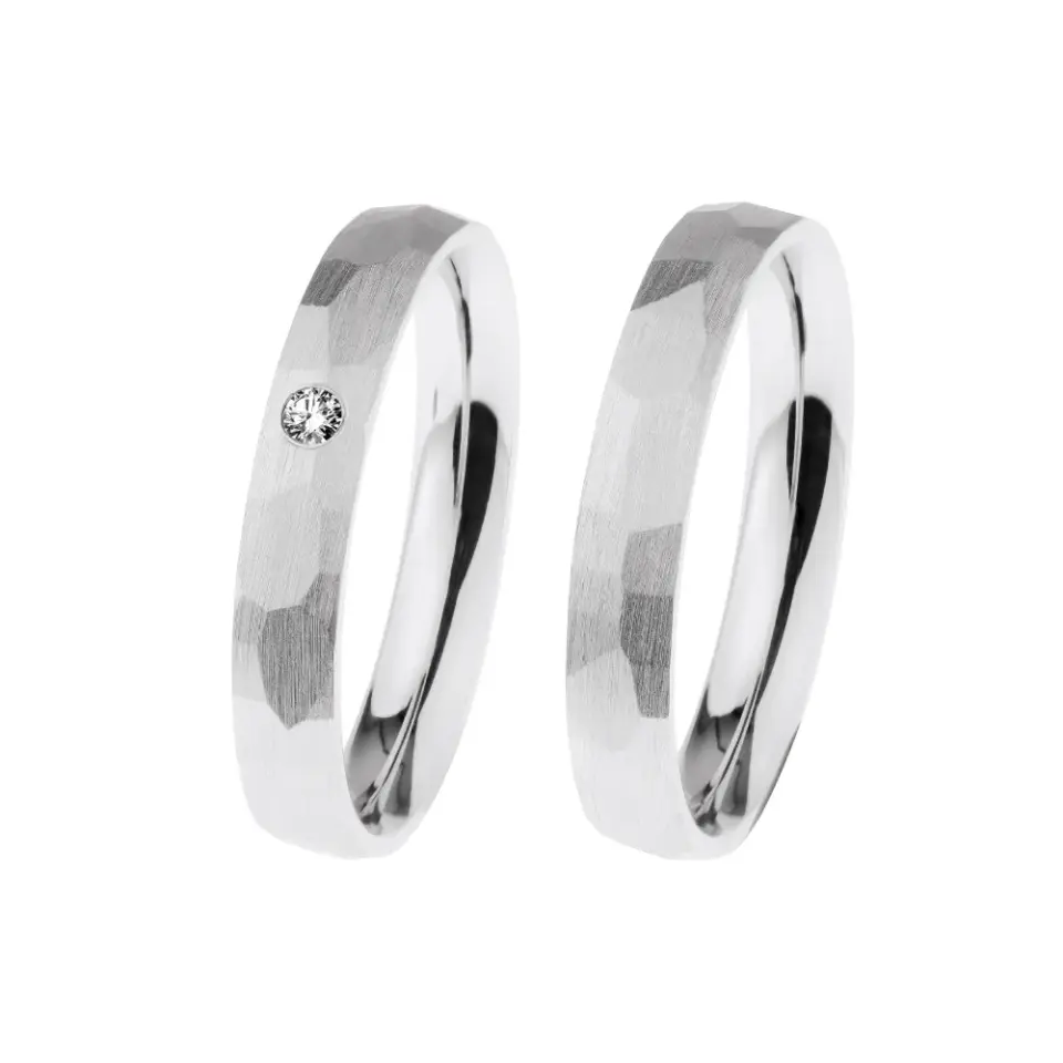 Alianzas de boda de acero con diamante