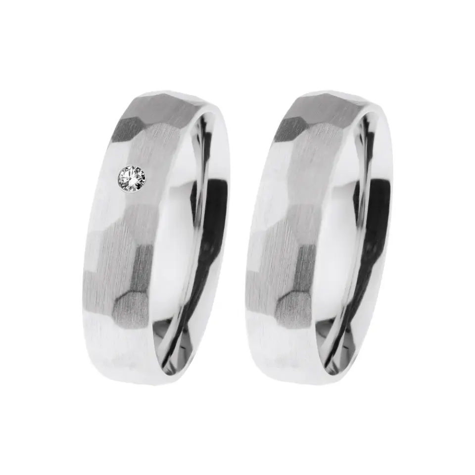 Alianzas de boda de acero con diamante