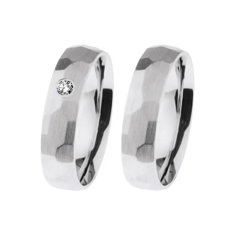 Alianzas de boda de acero con diamante