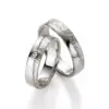 Alianzas de boda de plata con diamante