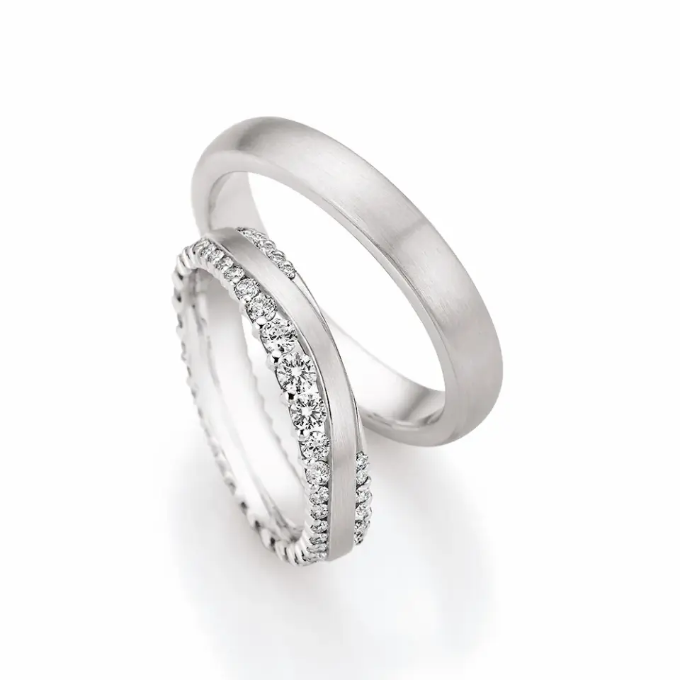 Alianzas de boda de paladio con diamantes