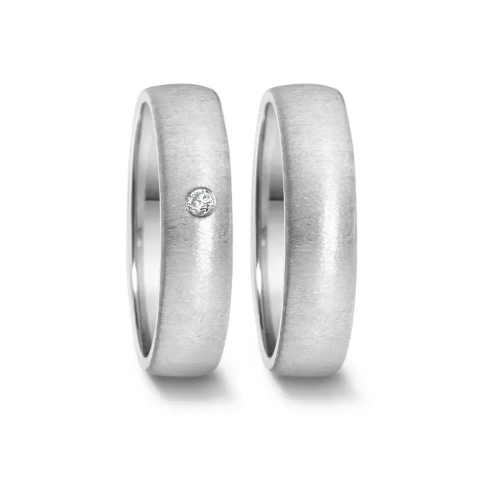 Alianzas de boda de acero con diamante