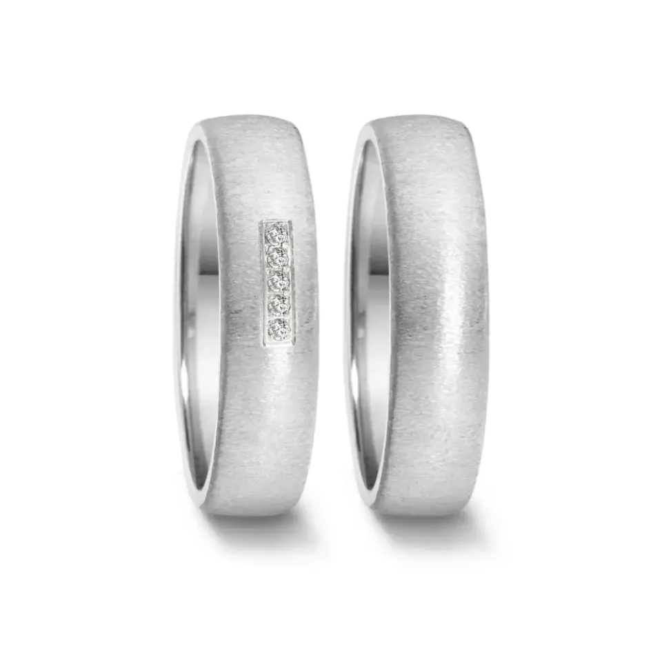Alianzas de boda de acero con diamantes