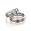 Alianzas de boda de acero y titanio con diamantes