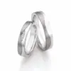 Alianzas de boda de acero y titanio con diamantes