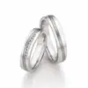 Alianzas de boda de acero y titanio con diamantes