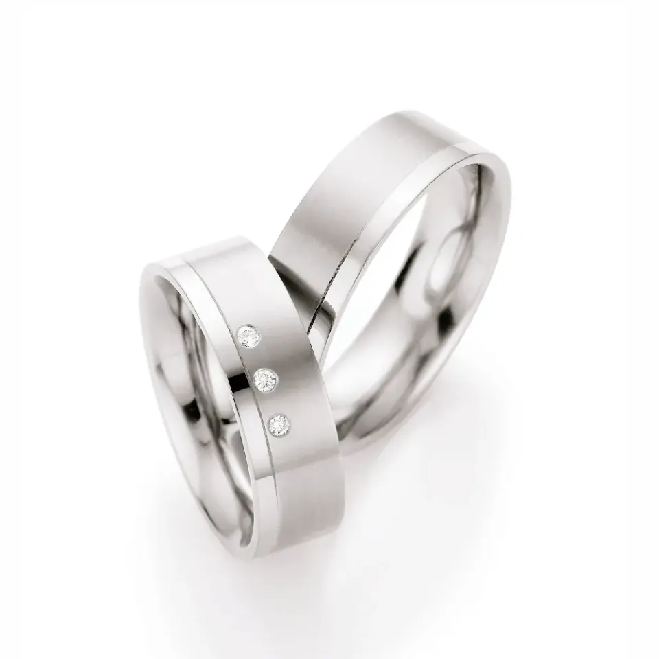 Alianzas de boda de titanio con diamantes