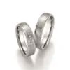 Alianzas de boda de titanio con diamantes