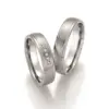 Alianzas de boda de titanio con diamantes