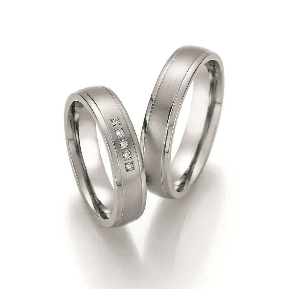 Alianzas de boda de titanio con diamantes
