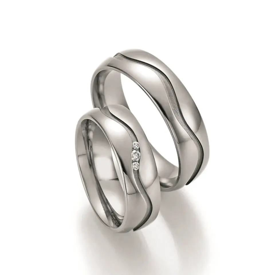 Alianzas de boda de titanio con diamantes