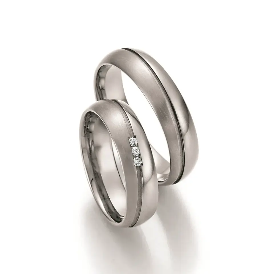 Alianzas de boda de titanio con diamantes