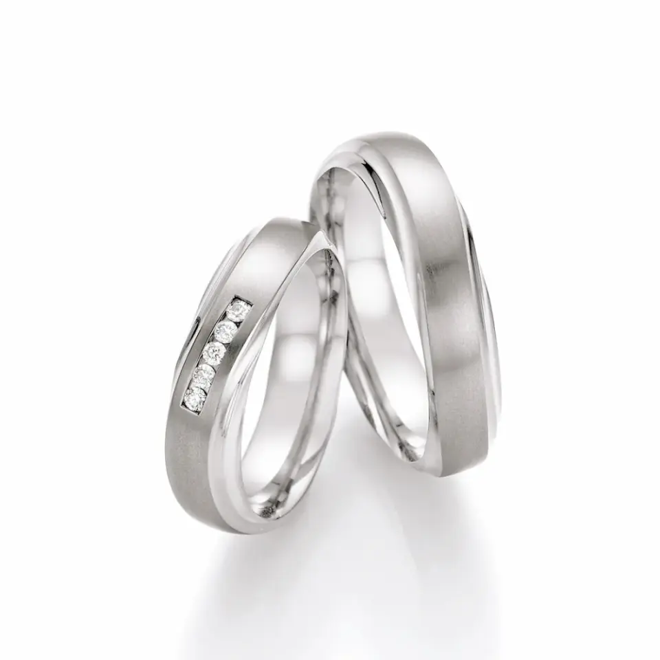 Alianzas de boda de titanio con diamantes