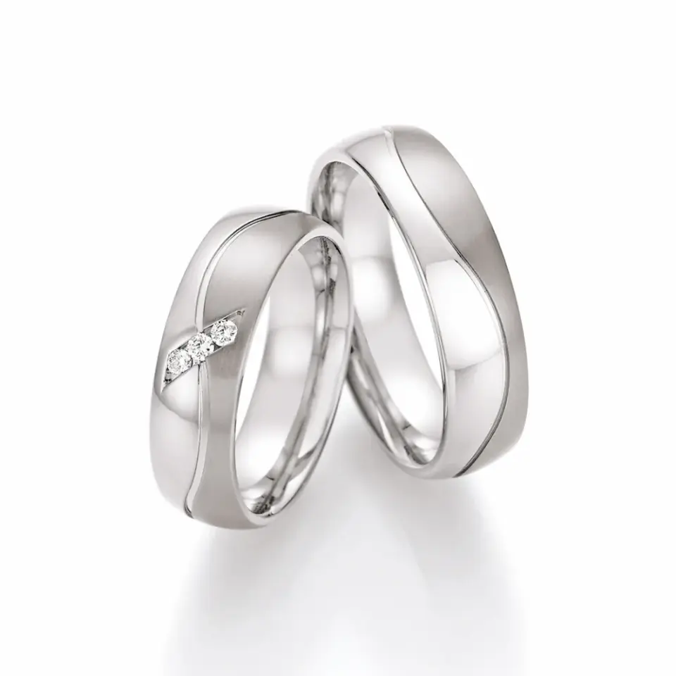 Alianzas de boda de titanio con diamantes