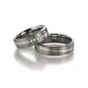 Alianzas de boda de titanio y oro blanco con diamantes