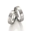Alianzas de boda de titanio y platino con diamantes