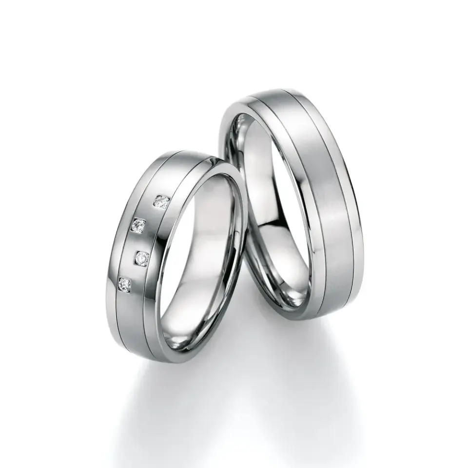 Alianzas de boda de acero con diamantes