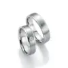 Alianzas de boda de acero con diamante