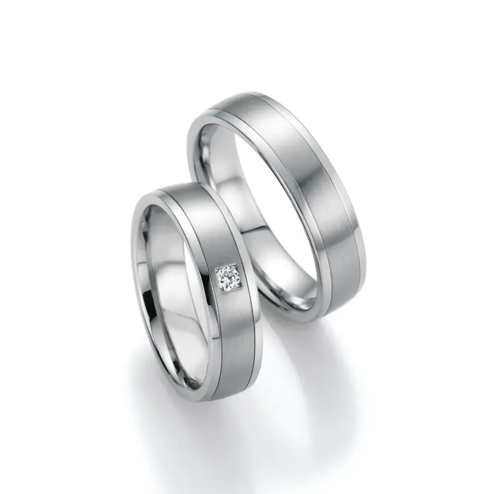 Alianzas de boda de acero con diamante