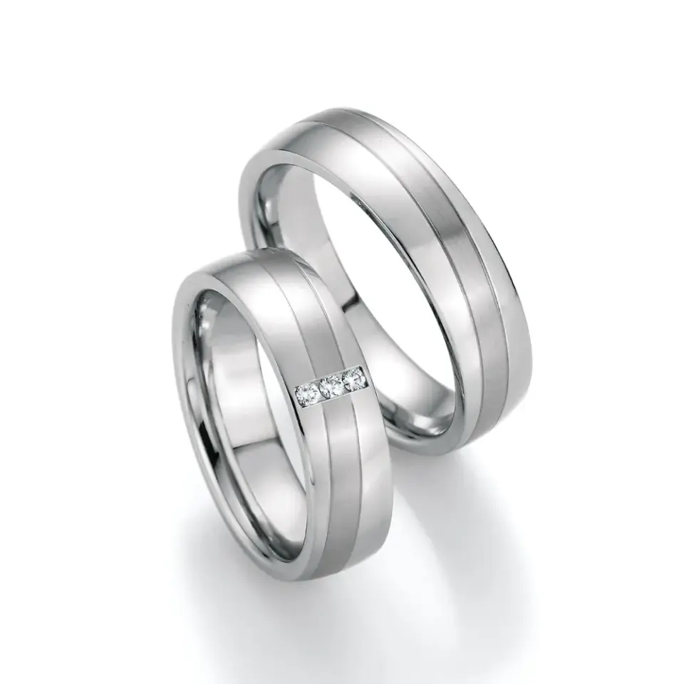 Alianzas de boda de acero con diamantes