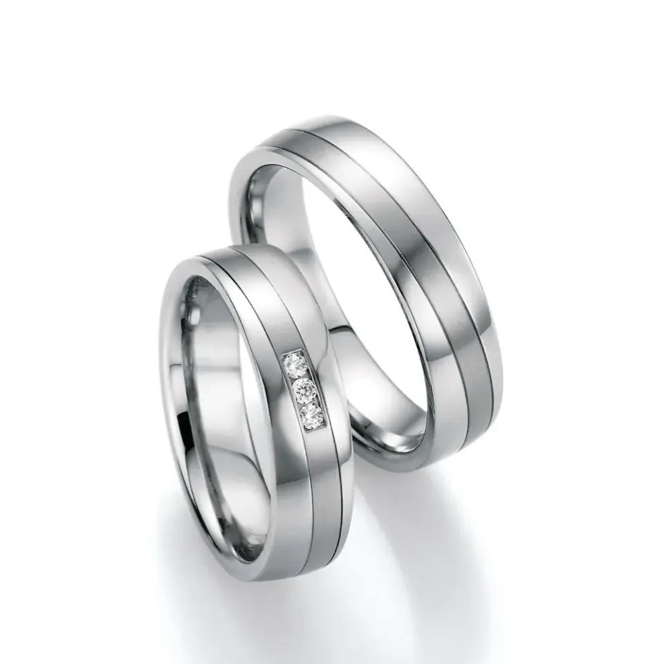Alianzas de boda de acero con diamantes