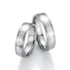 Alianzas de boda de acero con diamantes