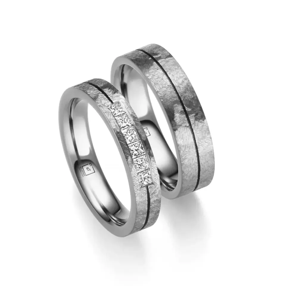Alianzas de boda de tántalo con diamantes