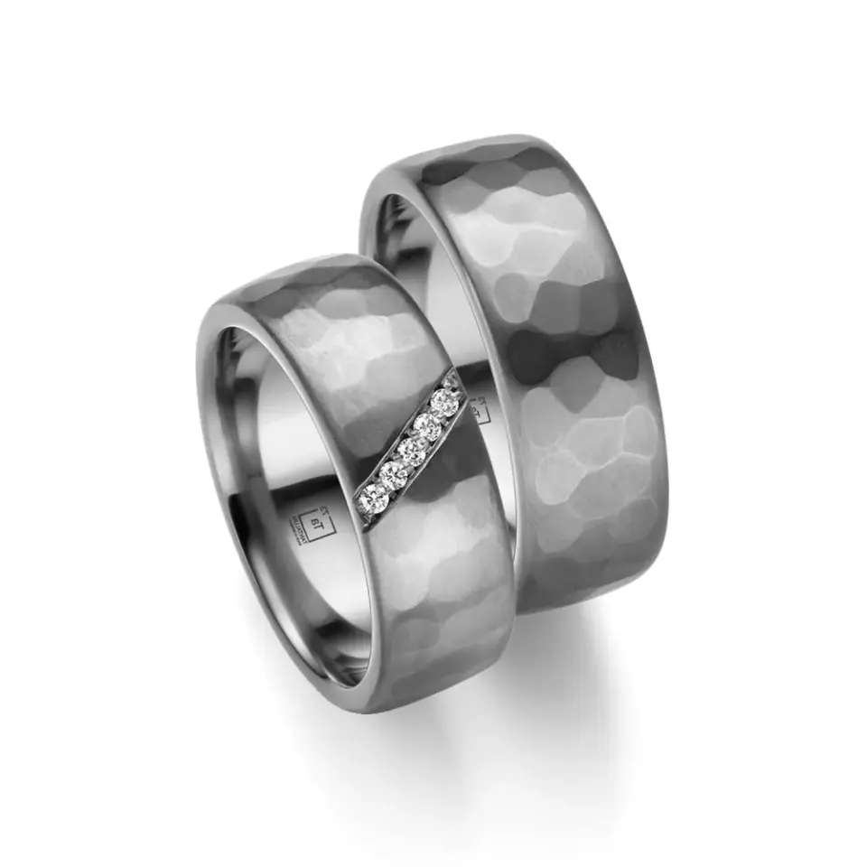 Alianzas de boda de tántalo con diamantes
