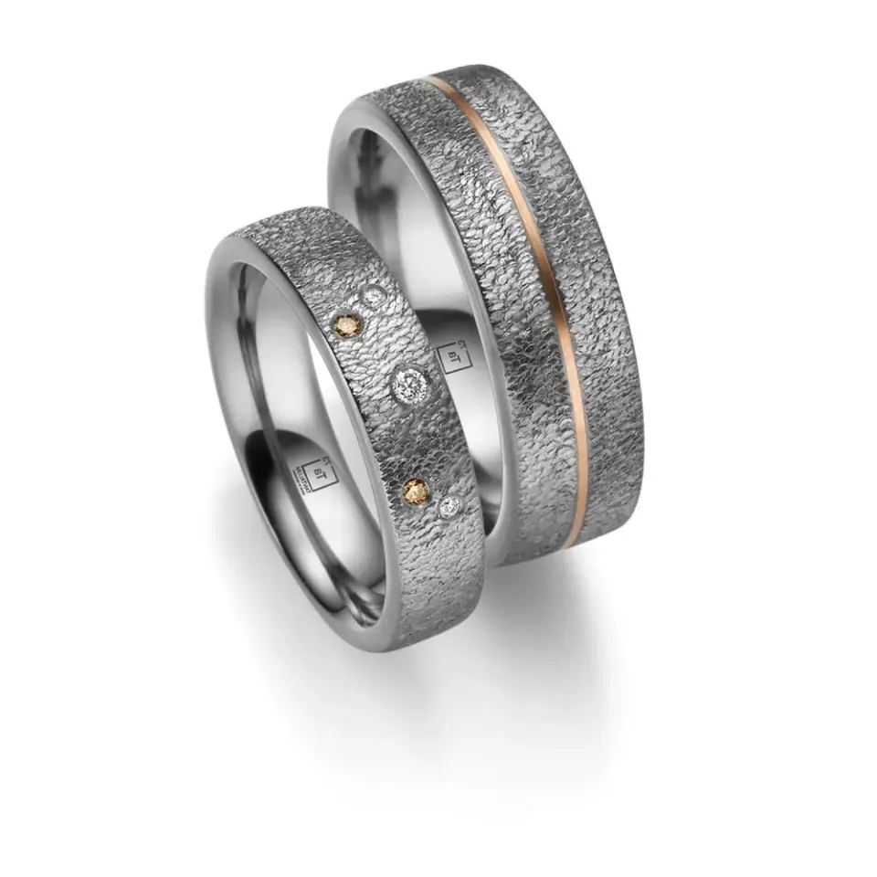 Alianzas de boda de tántalo con diamantes