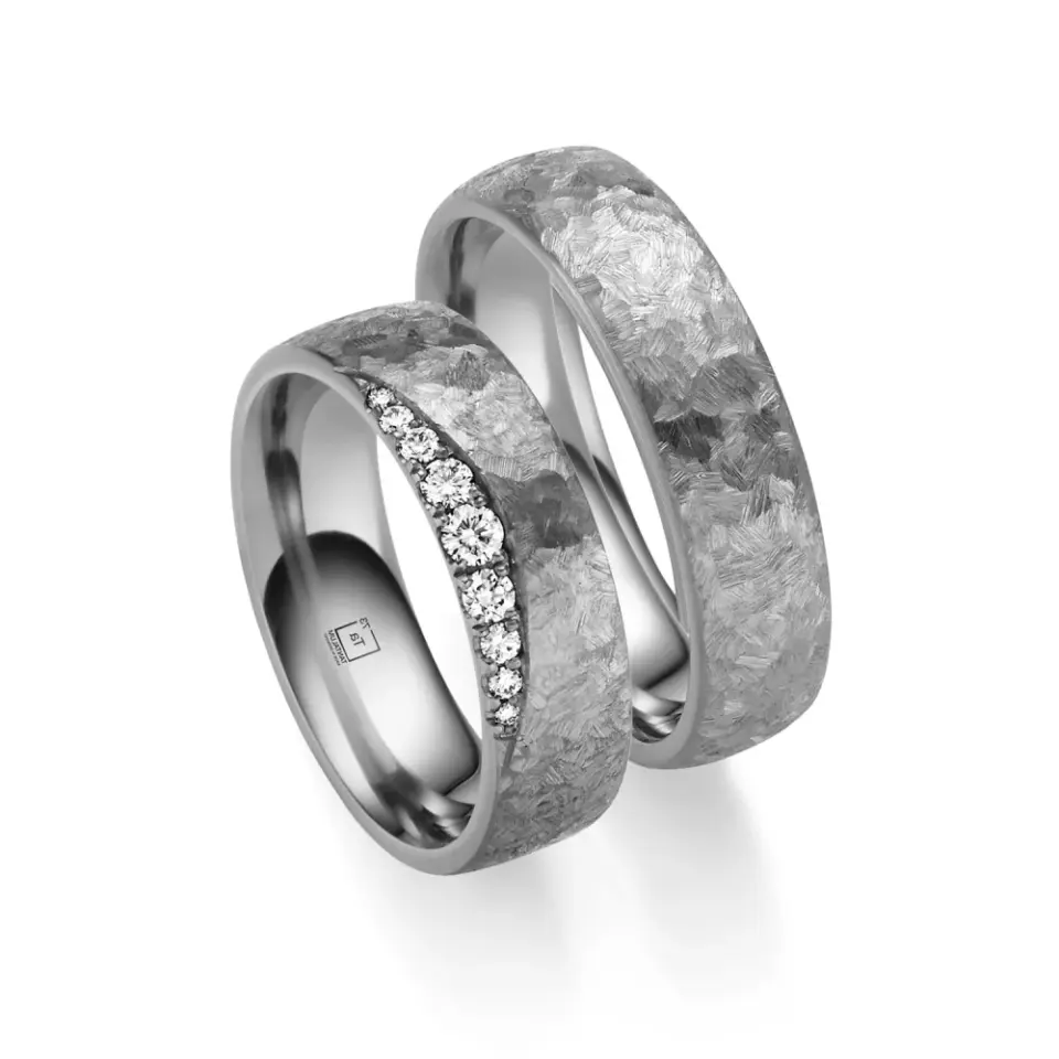 Alianzas de boda de tántalo con diamantes