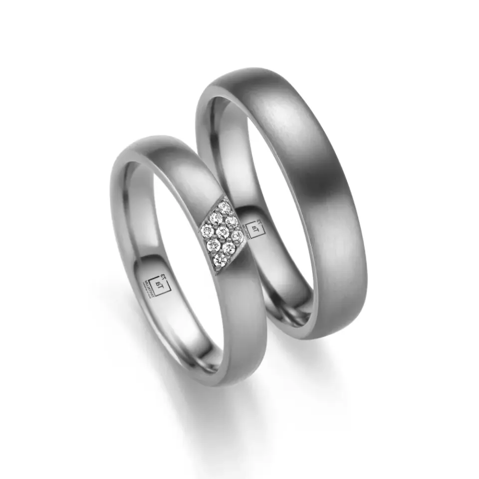 Alianzas de boda de tántalo con diamantes